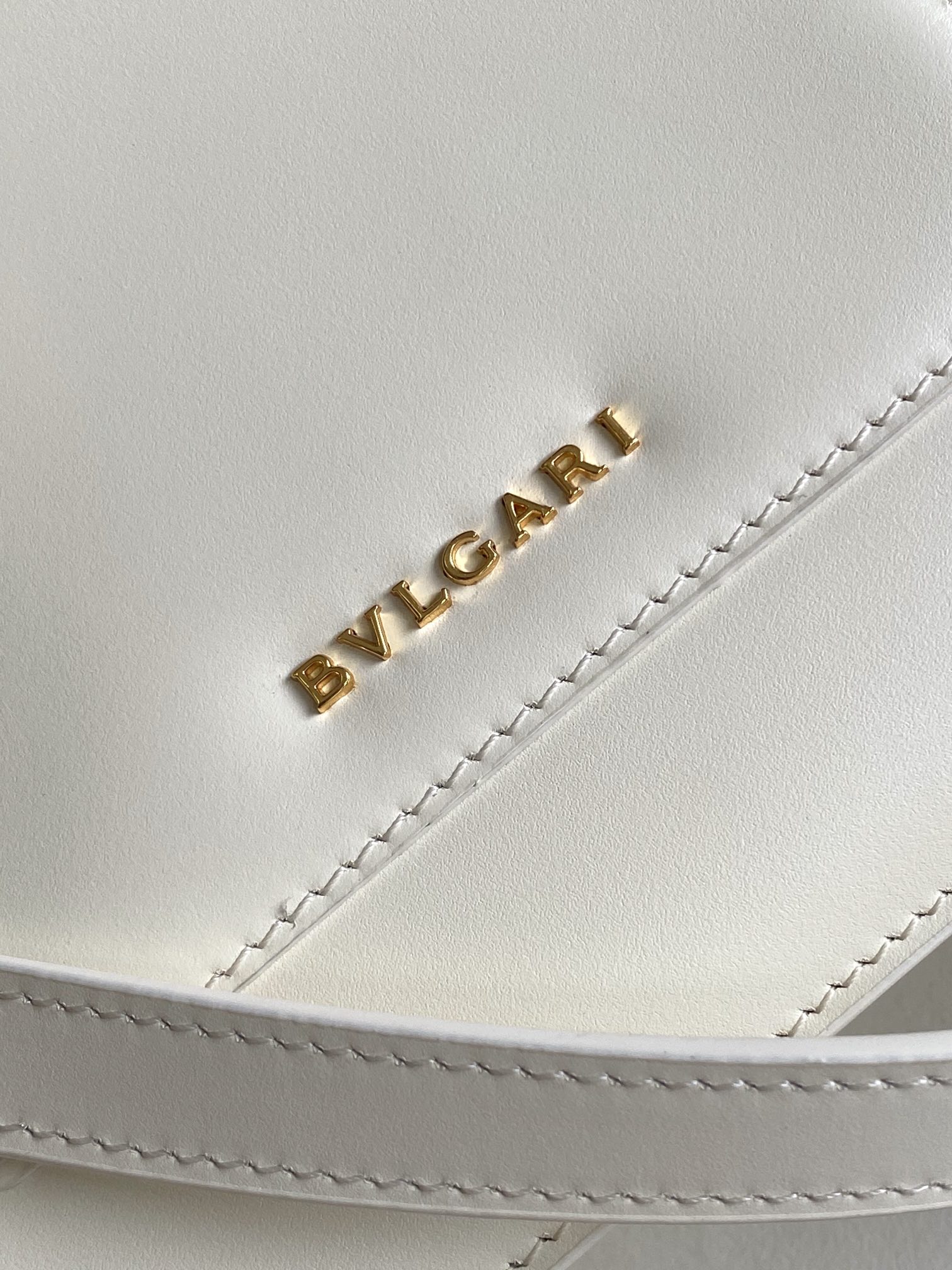 Bvlgari Serpenti Forever Small Top Handle White